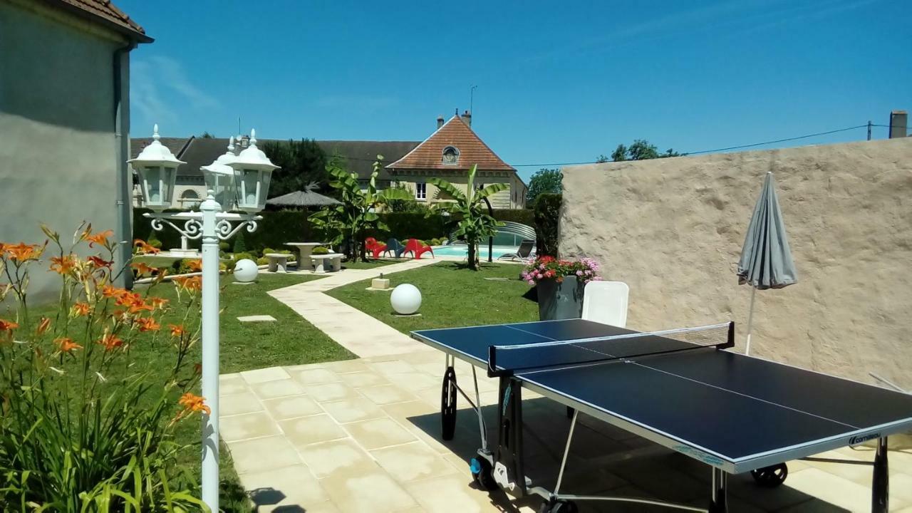 Отель Le Domaine Des Papillons Beaujeu-Saint-Vallier-et-Pierrejux Экстерьер фото