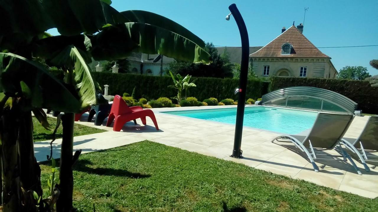 Отель Le Domaine Des Papillons Beaujeu-Saint-Vallier-et-Pierrejux Экстерьер фото